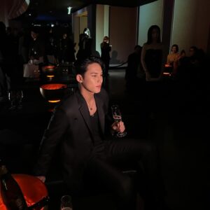 Mingyu Instagram - Bulgari Night🖤

@bulgari 
#불가리 
#불가리스튜디오 
#Bzero1
