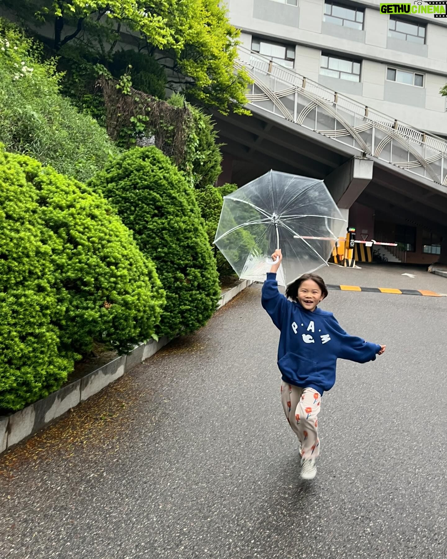 Kim Na-young Instagram - 코피터지게 노는 우리집 어린이들💛👼🏻
