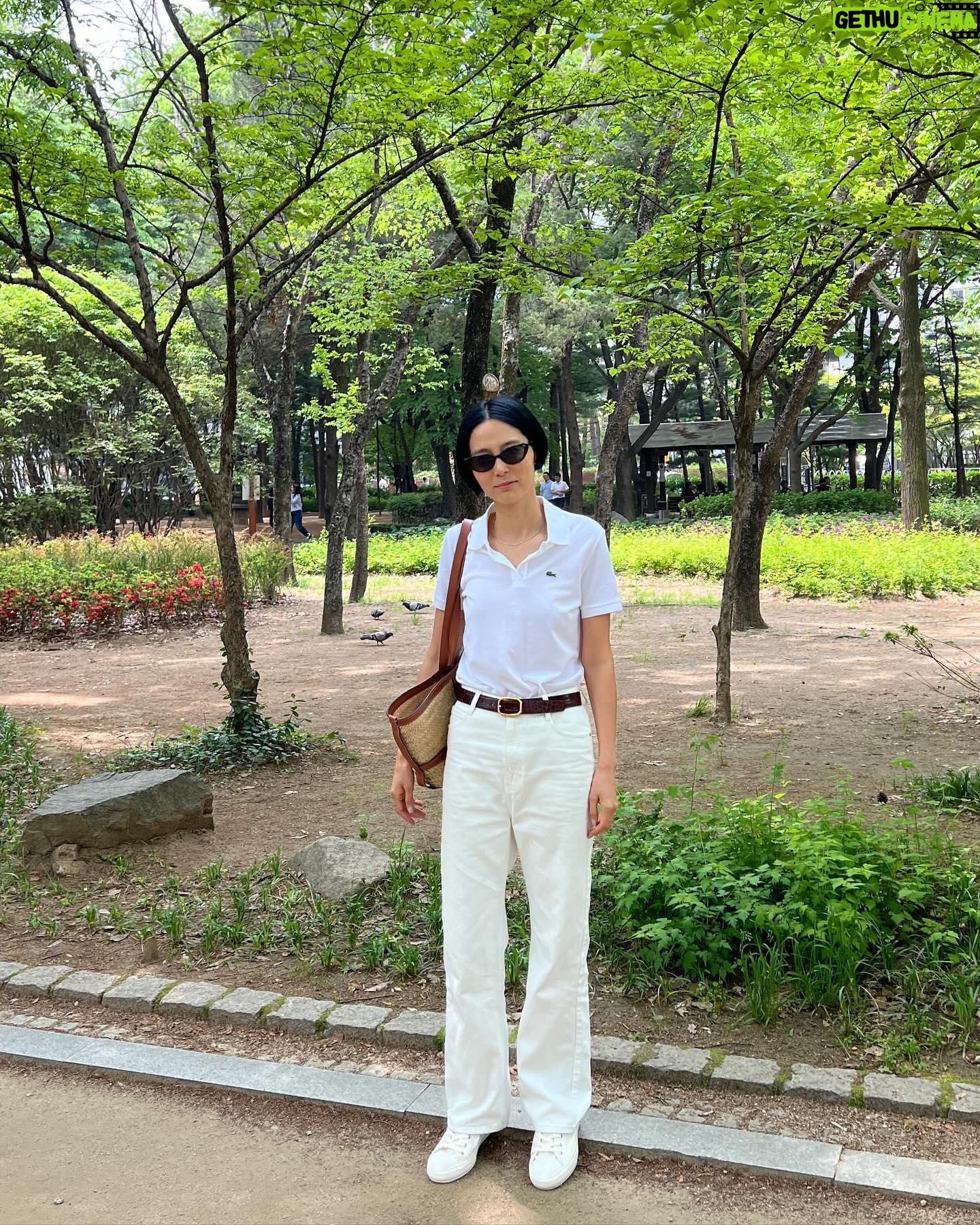 Kim Na-young Instagram - #광고 라코스테의 폴로셔츠를 입어봤어요. 어떤 컬러가 제일 맘에 드시나요? 🤍🌸🖤 #라코스테 #LACOSTE1933 #ReneDidItFirst