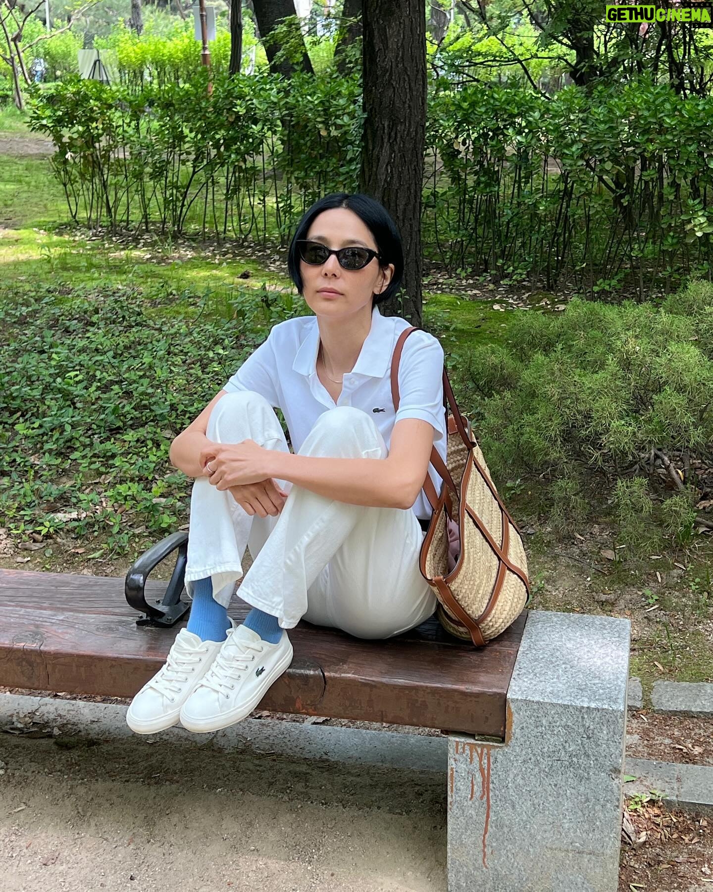 Kim Na-young Instagram - #광고 라코스테의 폴로셔츠를 입어봤어요. 어떤 컬러가 제일 맘에 드시나요? 🤍🌸🖤 #라코스테 #LACOSTE1933 #ReneDidItFirst