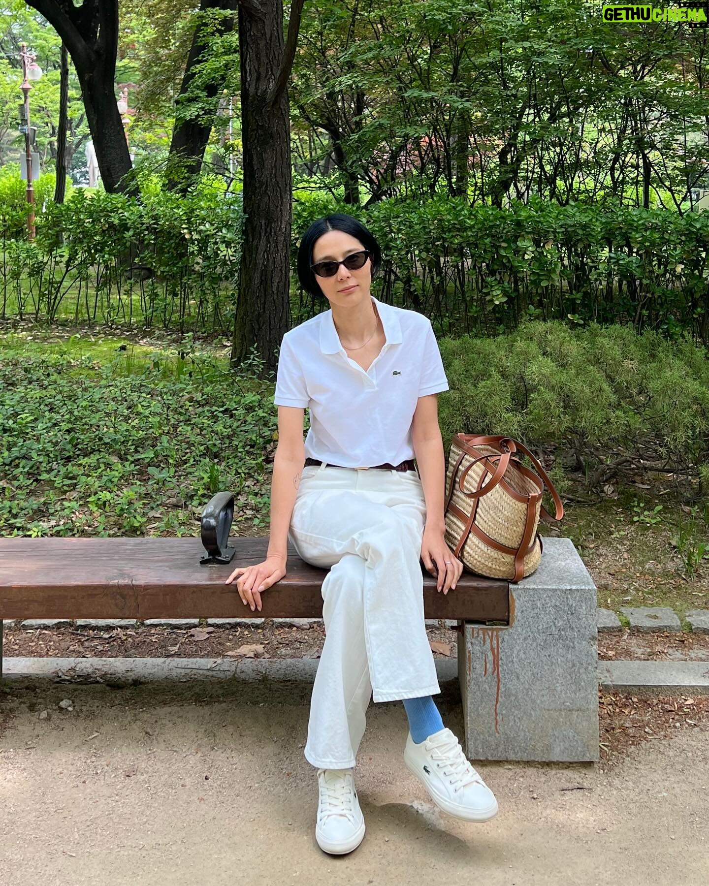 Kim Na-young Instagram - #광고 라코스테의 폴로셔츠를 입어봤어요. 어떤 컬러가 제일 맘에 드시나요? 🤍🌸🖤 #라코스테 #LACOSTE1933 #ReneDidItFirst