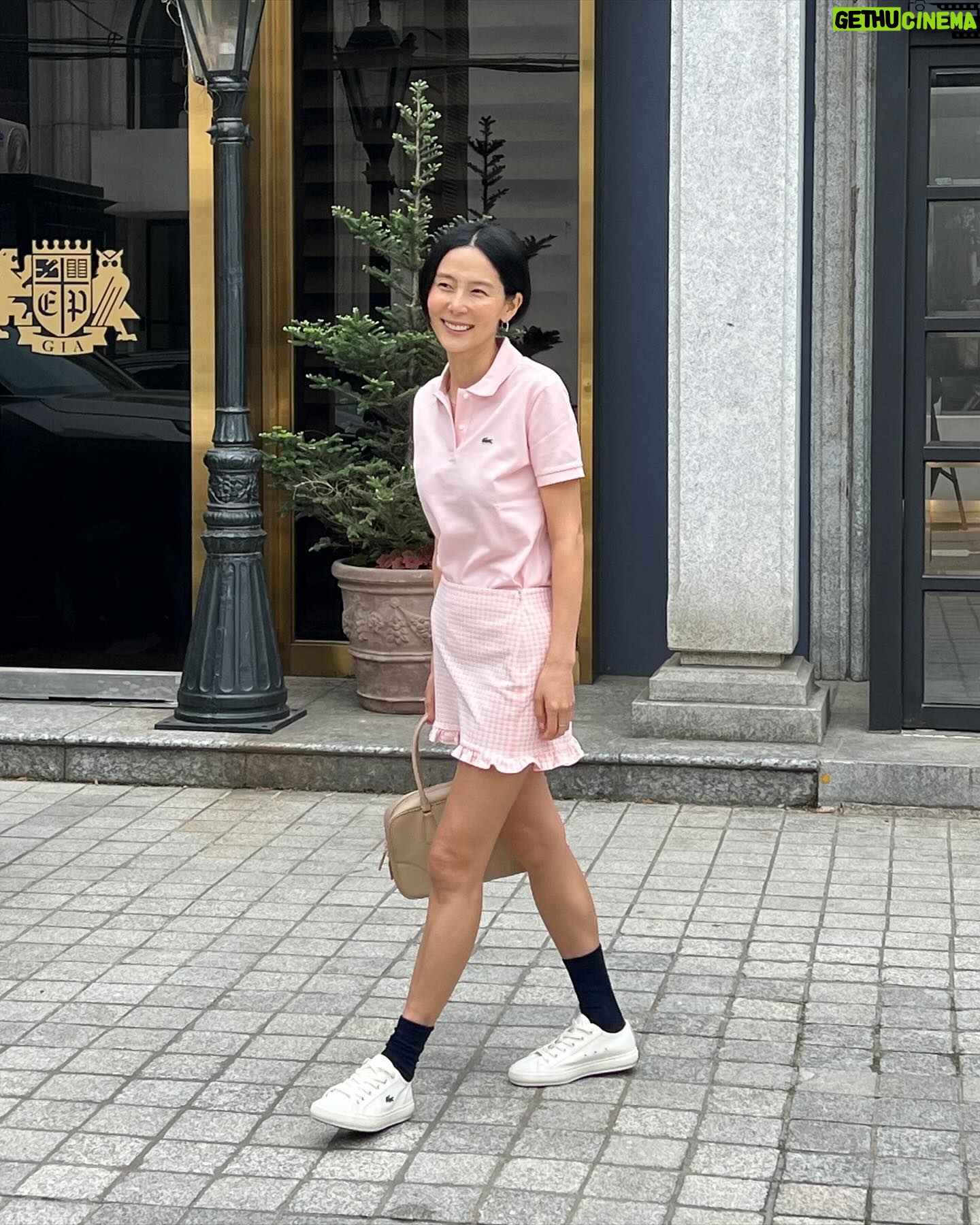 Kim Na-young Instagram - #광고 라코스테의 폴로셔츠를 입어봤어요. 어떤 컬러가 제일 맘에 드시나요? 🤍🌸🖤 #라코스테 #LACOSTE1933 #ReneDidItFirst