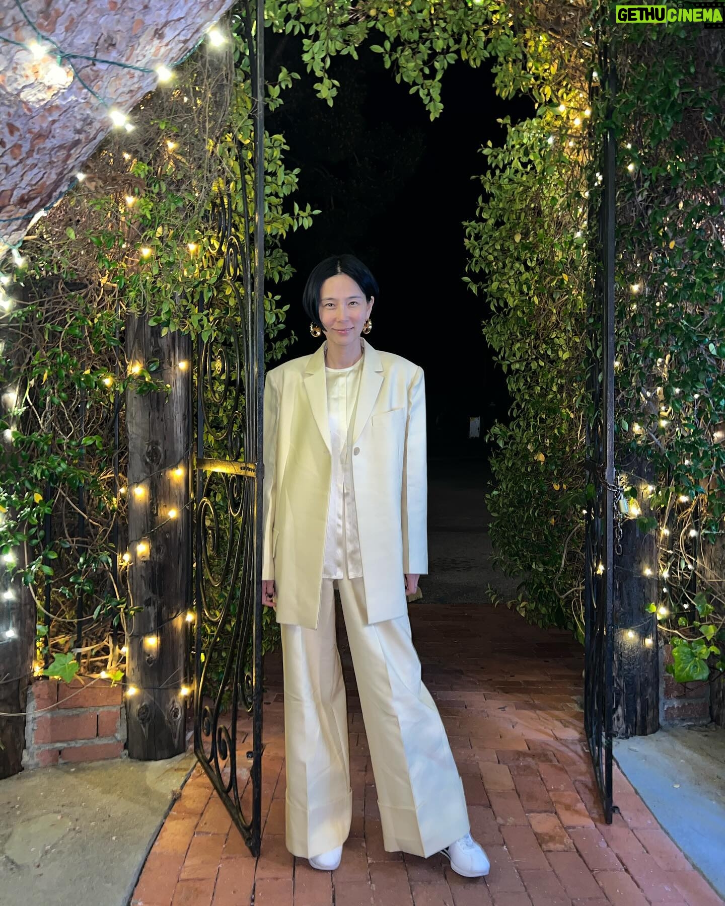Kim Na-young Instagram - LA 에서 입은 옷들 모음 ✨ (근데 왜 저는 사진 10장밖에 안올라가죠?)