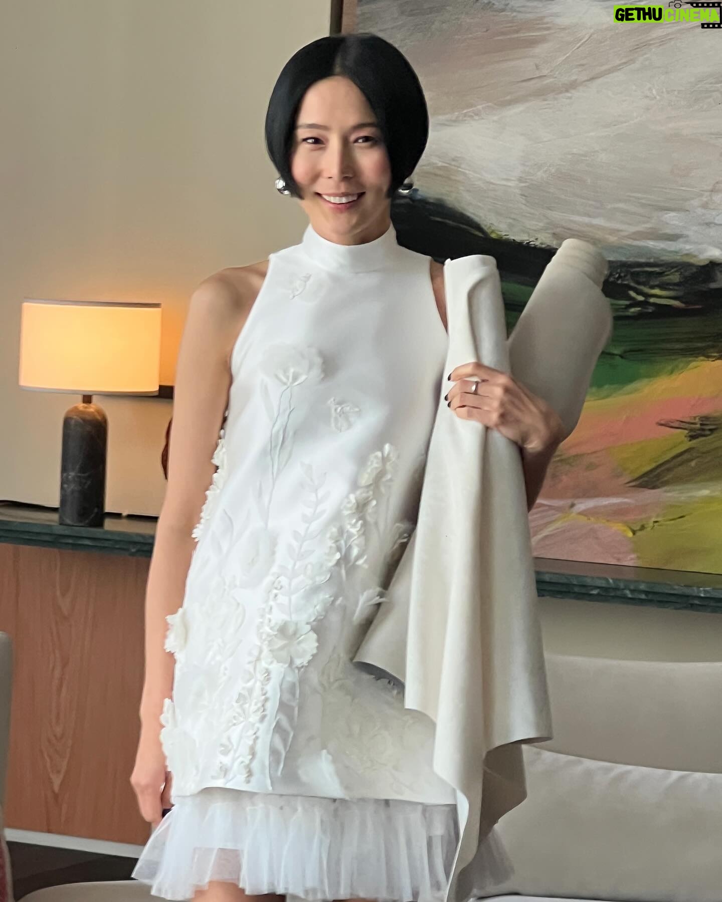 Kim Na-young Instagram - 여러분, 어떤 소파가 가장 맘에 드시나요? 알로소 소파의 주인이 되세요🛋️ (노필터티비로 모여요.소곤소곤) @alloso_official