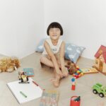 Kim Na-young Instagram - 마리떼와 엘르와 함께 즐겁게 찍은 우리 가족 화보가 짜잔🩵🦄🎡 @marithe_kr @marithe_enfant @ellekorea