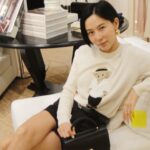 Kim Na-young Instagram - 랄프 로렌 컬렉션의 2024 프리-스프링 & 리조트 컬렉션 입어보고 왔는데 저 곰돌이 니트 짱귀요🖤🧸 봄을 정통으로 맞은 우아한 핑크 수트까지 💕🎀🌷 #광고 #RLCollection #RL888 #랄프로렌컬렉션