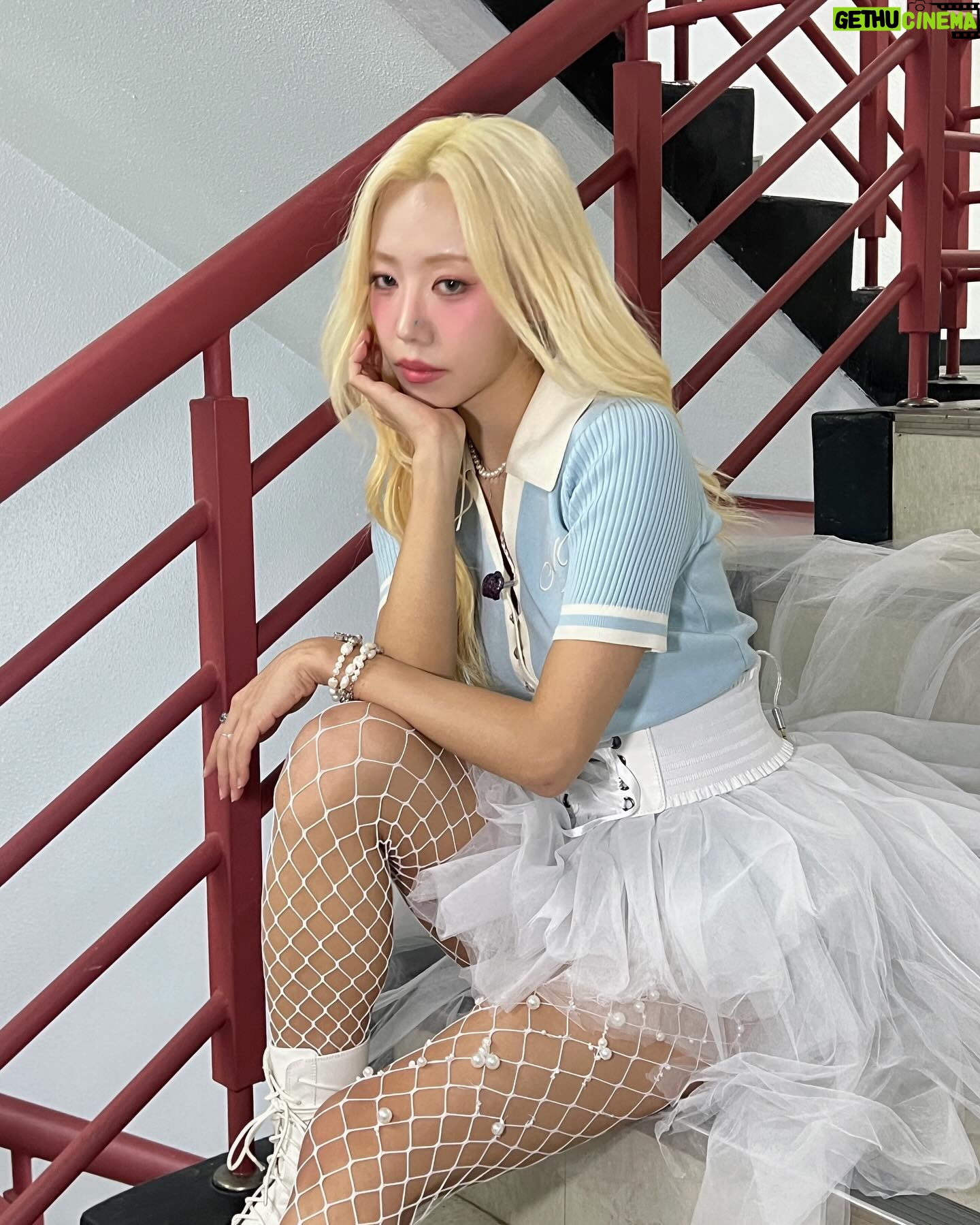 Kim Nam-joo Instagram - BAD λ§λ°©π λ΄κ° λ λ°λ»ν μ¬λμ΄ λκ³ μΆκ² λ§λλ μ°λ¦¬ ν κ°μ¬ν©λλ€. μ΄λ κ² λͺ¨λκ° νλκ° λμ΄ μΌνκΈ°λ νλμ κΈ°μ μ λ°λΌμΌ νλ€λ κ²μ μλλ€. μμ€ν μΈμ° μμΌλ‘λ μ€λμ€λ μ΄μ΄κ°μ! λ°°λλ¨μ£Όμ νμ΄ λμ΄μ£Όμ
μ κ°μ¬ν©λλ€. νλ€λ€πΌκ³ μ λ§μμ΄μ μ°λ¦¬νμ¬ μ΅κ³ π