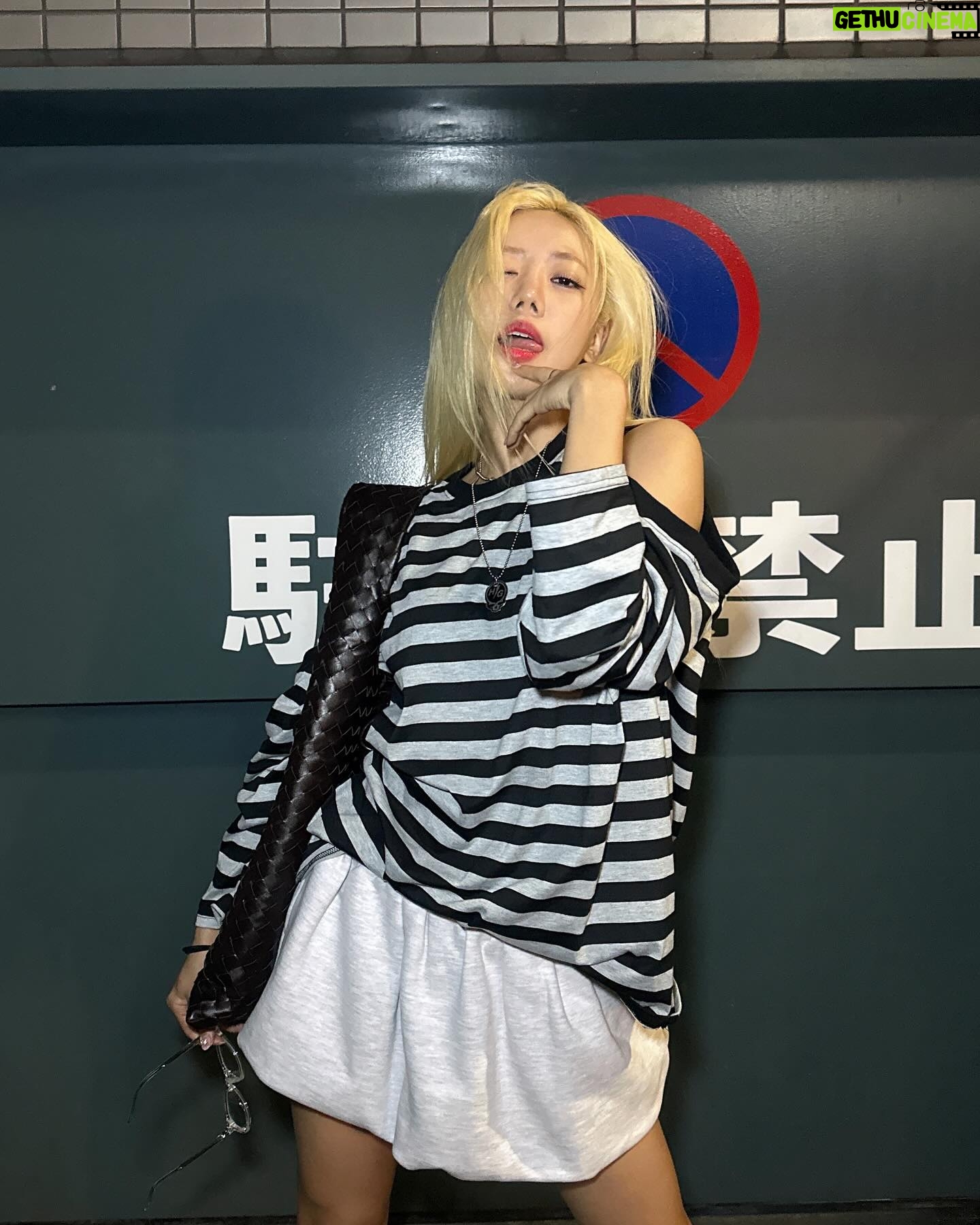 Kim Nam-joo Instagram - Osaka まいどおおきに🩷 じゃあ, またね!