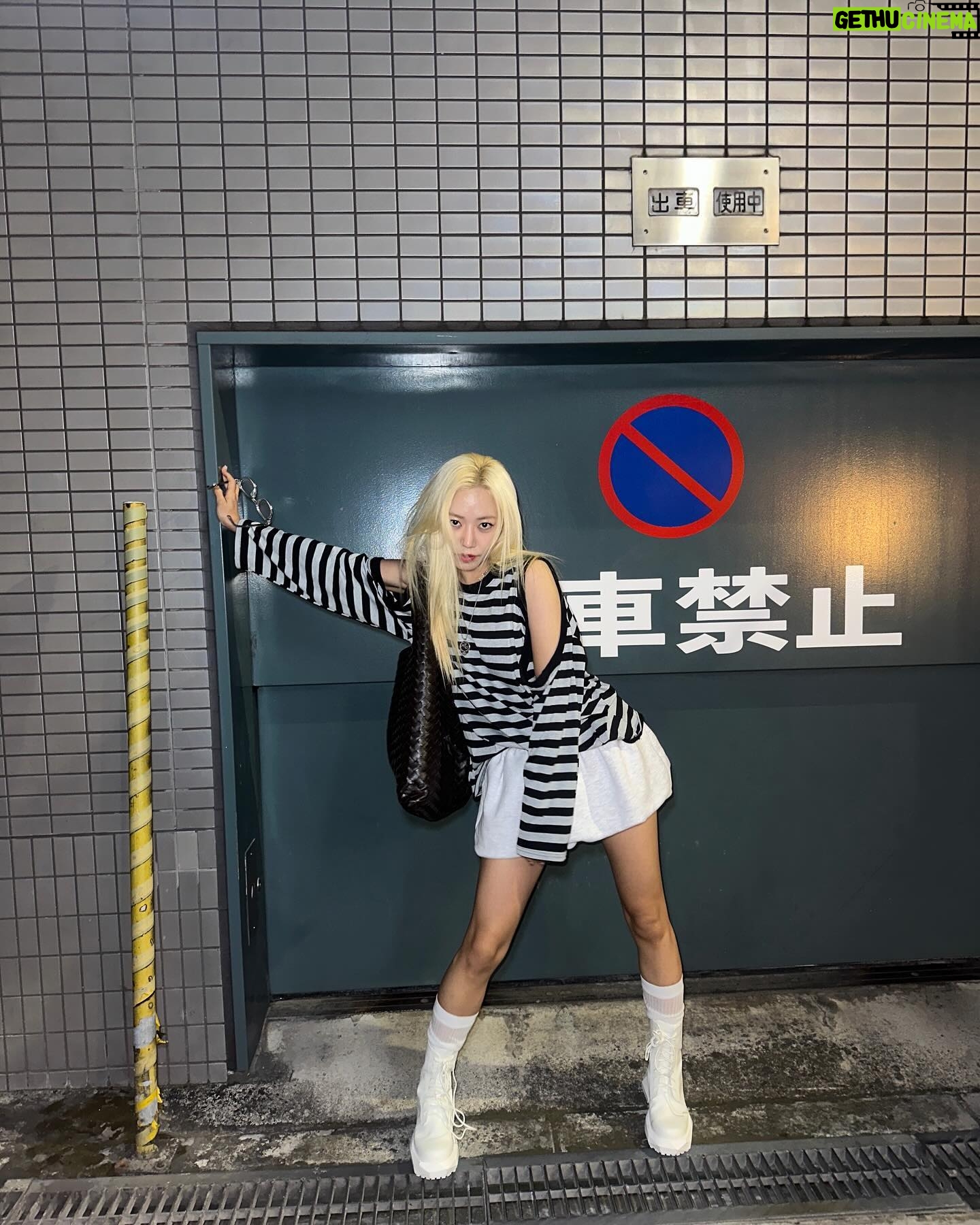 Kim Nam-joo Instagram - Osaka まいどおおきに🩷 じゃあ, またね!