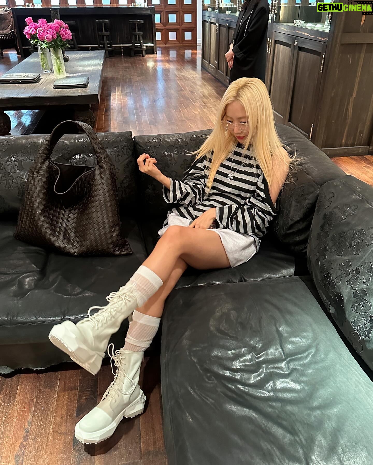 Kim Nam-joo Instagram - Osaka まいどおおきに🩷 じゃあ, またね!