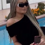 Kim Petras Instagram - find me on Tinder! you can’t do better 😘 #TinderPartner