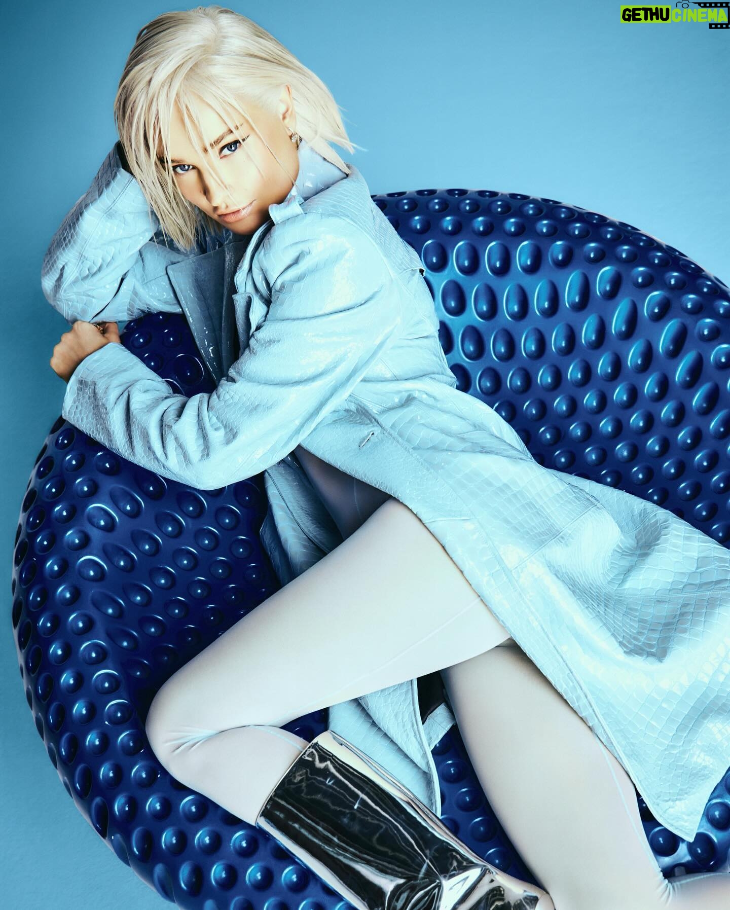 Kim Petras - 116.2K Likes - I got issues
@Cosmopolitan @HMEBookings
Editor-in-Chief: @jessica_giles
Creative Director: @malloryroynon
Entertainment Director: @maxwelllosgar
Visual Director: @kristingeo
Photographer: @chriseanrose
Stylist: @cassieanderson212
Hair: @hairbyiggy
Makeup: @gilbert_soliz
Interview: @alexawhittaker
Manicure: @nails_byely
Production: @crawfordandcoproductions
Video: @abbeya @darrenkho @eric.wann.ac @shoyokoko Michael Rich
