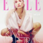 Kim Petras Instagram - Kim Petras es la definición de “unapologetic” y es gracias a su autenticidad y poco reparo en lo que piensen los demás sobre ella es que se ha convertido en el icono de una nueva generación. Con sus últimas dos producciones, Problématique y Feed The Beast, Kim reivindica el poder de la sexualidad y el empoderamiento que hay en apropiarse de las palabras que fueron hechas para lastimar. #KimPetrasEnELLE Foto: @khristio Entrevista: @jordilrivas Producción: @ximenamorfin y @aaalons para #ELLEMéxico Maquillaje: @gilbert_soliz @forwardartists usando @maccosmetics Coach de movimiento: @annachorneyko Pelo: @meli_dee @forwardartists Estilismo: @jess.en.ingless Asistente de Estilismo: @jimmy.her_ Asistente de Foto: @_chrisstoper @jeancarlodg Uñas: @zai.vega Diseño de Set: @lafer_sastre y @jerrysplans Asistente de Producción: @vinisiacx Editora general: @candanoclau Look: vestido @mariaanashop , aretes @sidejob_jewelry y @bimbaylola , calcetas @almmmami , botas @cruda_cruda