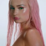 Kim Petras Instagram – Are we going to release the music video for “When We Were Young” with @kimpetras tomorrow? Absolutely 🤓
06:30 am NYC
11:30 am London
12:30 pm Paris
03:30 pm Dubai
10:30 pm Sydney