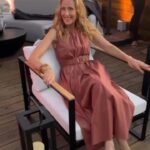 Kim Raver Instagram - This week I was able to meet the incredible @mariasharapova and view her beautifully designed Maria Collection from @roveconcepts. She and I discussed the power of women branching out into many different avenues and the exciting new paths! ✨ Every piece is stunning...I fell in love with the Maria Couch and I can’t wait to get my hands on it 😍 Congrats to Maria and #RoveConcepts for this exciting collection! #RefinedLuxuryLiving Link in bio for more information!