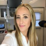 Kim Raver Instagram - Get ready! ONLY 2 weeks away from the midseason premiere of @greysabc. Some Thursday throw back #BTS photos from over the years until we are back on February 23rd. Can’t come soon enough! #TBT