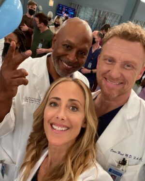 Kim Raver Instagram - Get ready! ONLY 2 weeks away from the midseason premiere of @greysabc. Some Thursday throw back #BTS photos from over the years until we are back on February 23rd. Can’t come soon enough! #TBT
