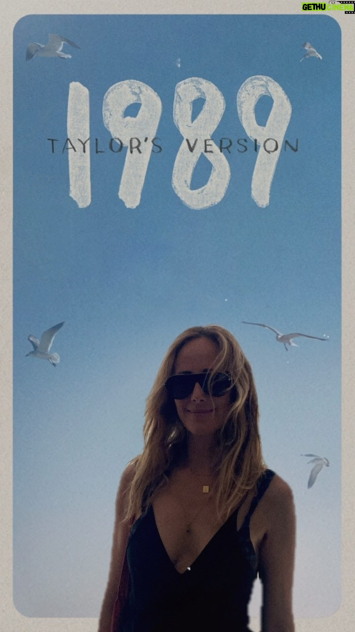 Kim Raver Instagram - 1989 never goes out of style... 😏 #1989tv