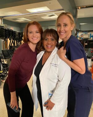 Kim Raver Instagram - Get ready! ONLY 2 weeks away from the midseason premiere of @greysabc. Some Thursday throw back #BTS photos from over the years until we are back on February 23rd. Can’t come soon enough! #TBT