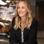 Kim Raver Instagram – We’re serving it up tonight on a brand new episode of #GreysAnatomy. It wasn’t exactly the date night I was hoping for, so bring some🍷’cause we might need it after #Towen’s evening 😬