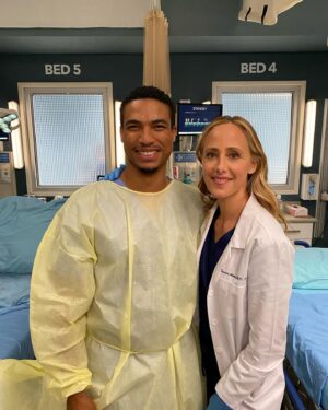 Kim Raver Instagram - Get ready! ONLY 2 weeks away from the midseason premiere of @greysabc. Some Thursday throw back #BTS photos from over the years until we are back on February 23rd. Can’t come soon enough! #TBT