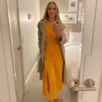 Kim Raver Instagram - A little #FashionFriday in Boston while at my Alma Mater!