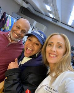 Kim Raver Instagram - Happy birthday @therealdebbieallen!! You are a bright and shinning light!! ✨