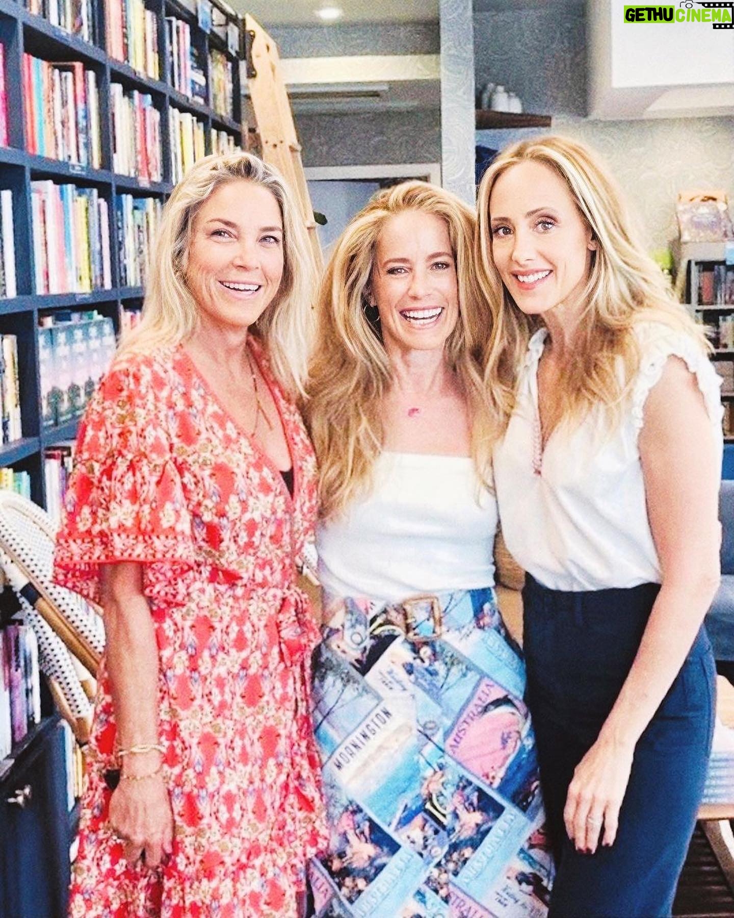 Kim Raver Instagram - #Throwback to an incredible evening celebrating my friend @jenniferhamm04 and her new book One Friday In Napa. I was so honored to be there for her and if you haven’t already, I highly encourage you to read this beautiful book! #womensupportingwomen