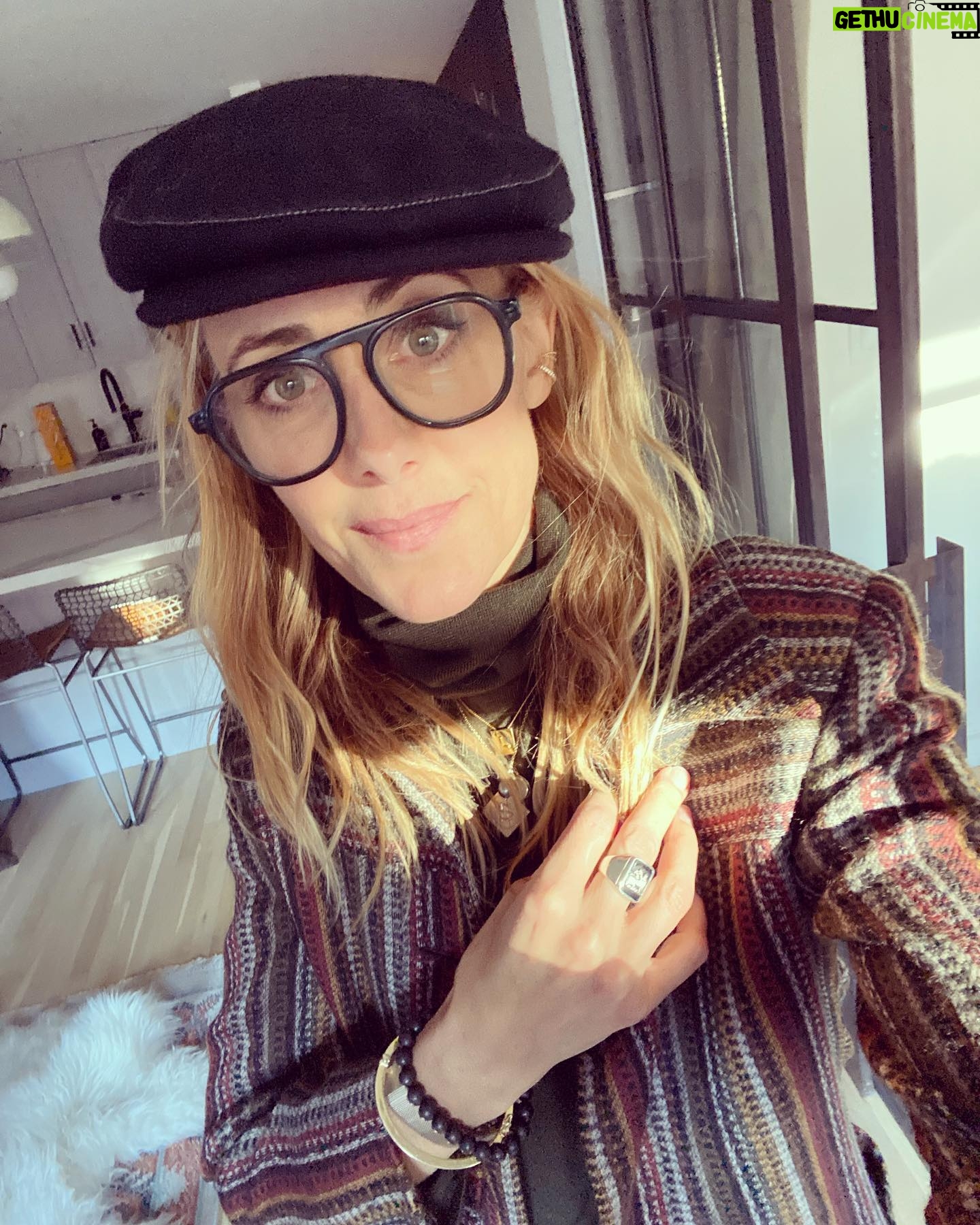 Kim Raver Instagram - ❤️NY 1970’s Vintage Missoni jacket #manhattanvintageshow