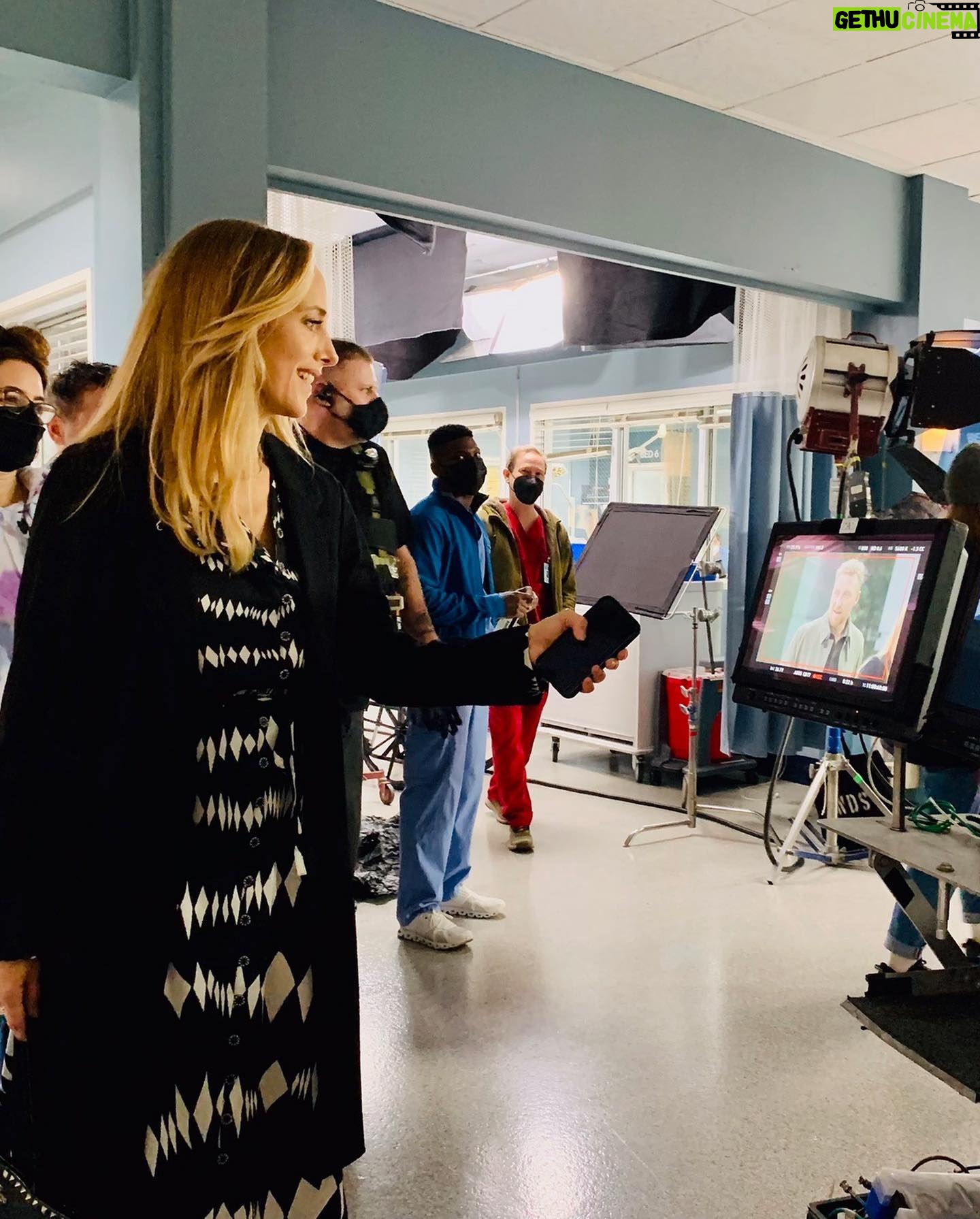 Kim Raver Instagram - There are so many strong, bad-ass women who work tirelessly behind the camera on #GreysAnatomy. I love these women and I celebrate them today on International Women’s Day and every day in between 💪 #WomenSupportingWomen #EmbraceEquity