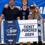 Kim Raver Instagram - Proud Mamma moment 🥰 What an incredible win for the #NYU Volleyball team this past weekend!! The excitement was FULL on and I loved being able to share this special moment with fellow “mom of an athlete”, #KellyRipa on @livekellyandmark this week 😂 Final Four here we come!!!!