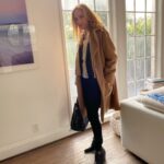 Kim Raver Instagram – This beautiful @burningtorch shirt under my vintage @ysl blazer under my stunning camel @proenzaschouler coat are what dreams are made of 😍#FashionFriday