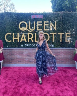 Kim Raver Instagram - Last week I had the pleasure of attending the Queen Charlotte: A Bridgerton Story premiere and got a sneak peek at the show…and wow, just wow! It’s beautiful, breathtaking, and simply incredible. #IndiaAmarteifio, @coreymylchreest, @arsemathomas, @goldarosheuvel, and the rest of the cast are just magical on screen…plus it’s always amazing seeing strong, powerful, and beautiful women of color front and center in Hollywood! Congratulations @shondarhimes on a spectacular new expansion of the #Bridgerton world!