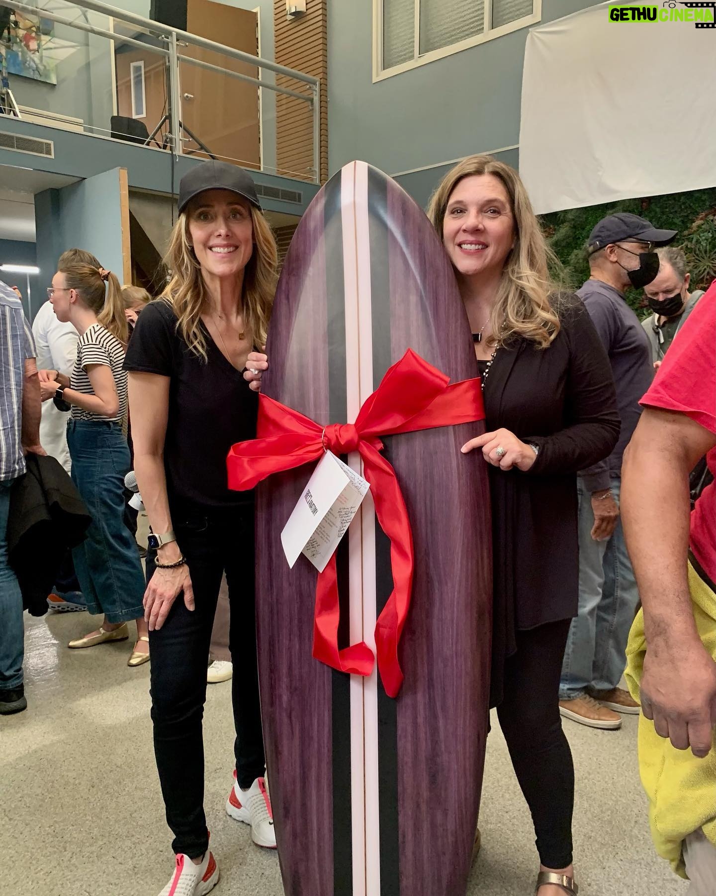 Kim Raver Instagram - Dearest Krista, Your vision, voice, creativity, passion, and tremendous talent has been such a gift for all of us at #GreysAnatomy! We can’t wait to see the incredible things that lie ahead for you in your future adventures and thank you for the magic you sparked in all of us throughout the many years here!! Here is to the “light before you.” Love you! x, Kim 💜✨