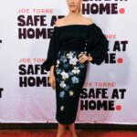 Kim Raver Instagram – Last night I was honored to be in the presence of so many change makers and magic makers while at the @safeathomefoundation Los Angeles Gala – a charity dedicated to changing children’s lives ✨ The stunning evening hosted by the amazing @therealjoetorre and his wife @alitorre9, featured a special performance by the brilliantly talented @milckmusic and a panel discussion featuring #BillyCrystal, #AlMichaels and #BobCostas. 

More than 20 years ago, Joe and Alice founded the #SafeAtHomeFoundation to save lives and end the cycle of violence and abuse through education. Today, their vision is realized through their signature program, Margaret’s Place (MP), a safe space in schools where they support every child with open hearts and open arms.

Huge shoutout to all who are involved in this incredible charity, including my dear friend @lorisunkin. For more information on Safe At Home click the link in bio 🤍