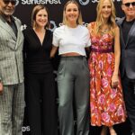 Kim Raver Instagram - Celebrating the awesome @beersbetsy @seriesfest✨❤️