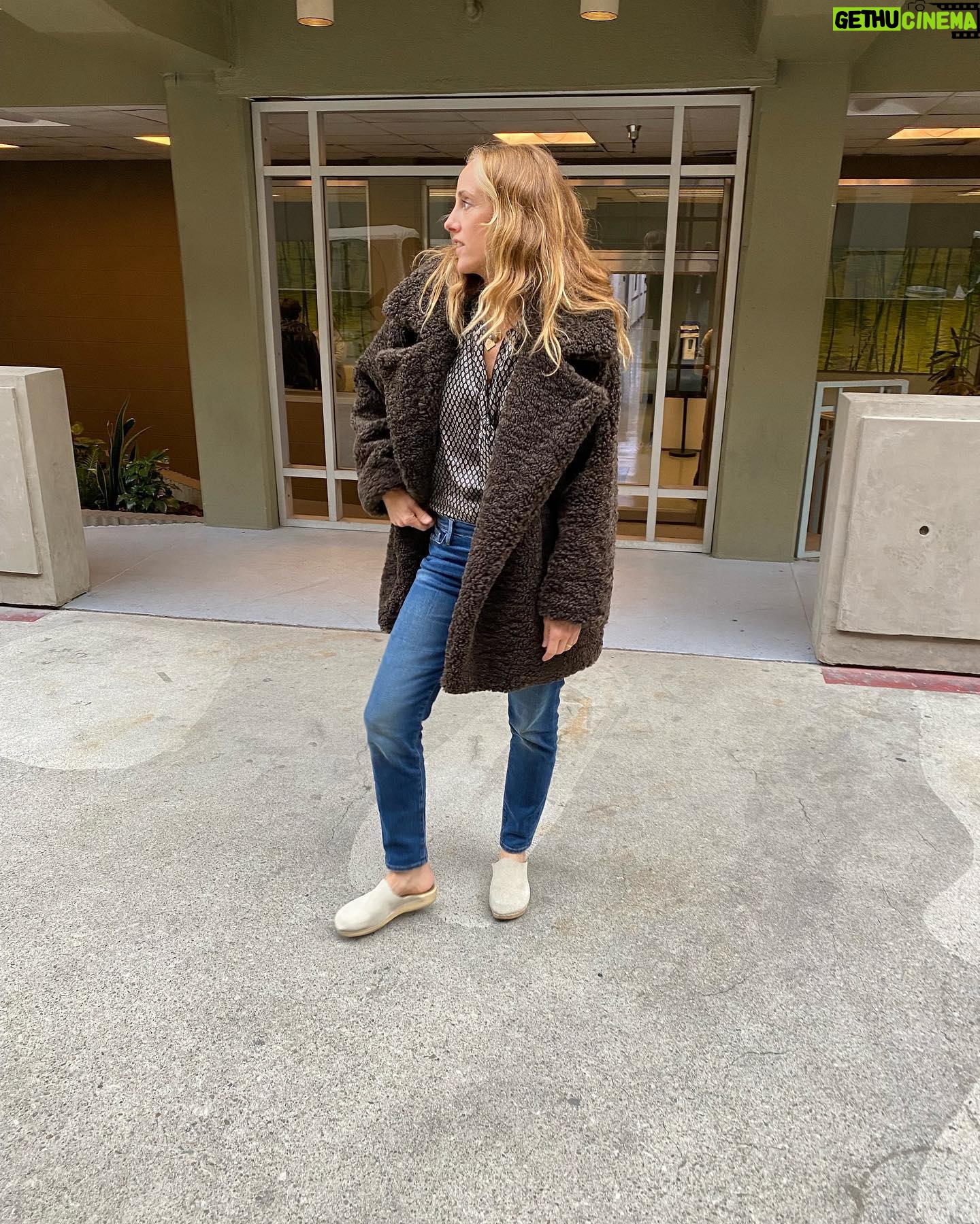 Kim Raver Instagram - Bringing a little New York vibe to work today. Guess the name of this coat? “Teddy” Not joking 🤣💜 Blouse “Humphrey” @burningtorch #setlife #greysanatomy