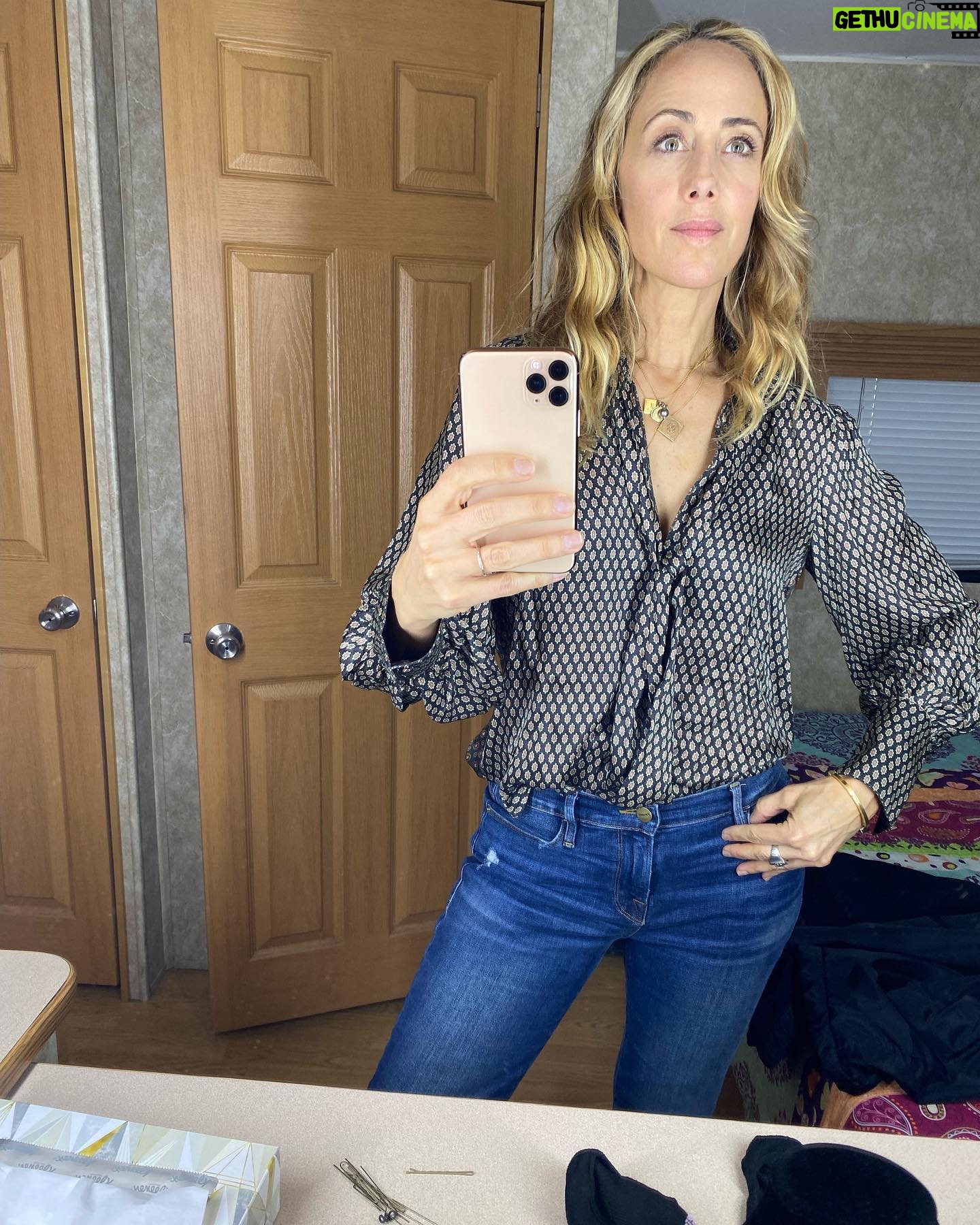 Kim Raver Instagram - Bringing a little New York vibe to work today. Guess the name of this coat? “Teddy” Not joking 🤣💜 Blouse “Humphrey” @burningtorch #setlife #greysanatomy