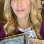 Kim Raver Instagram - Thank you @trinnylondon for bringing some JOY into my makeup routine this year ✨ You can spread some joy of your own this holiday season by gifting your loved ones a gorgeous #TrinnyLondon gift set. Available now!