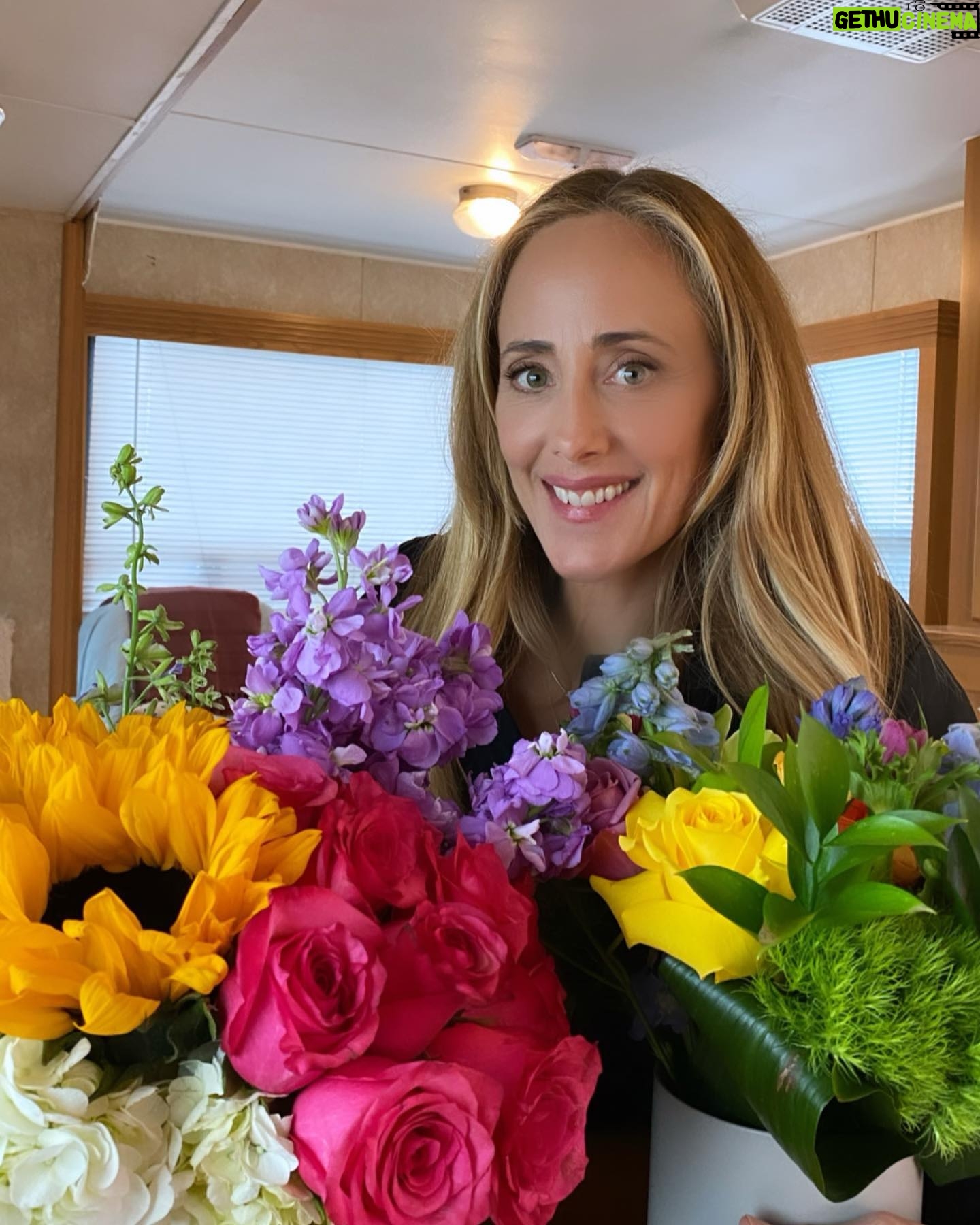 Kim Raver Instagram - Thank you for all the Birthday wishes today! 🎂 To my incredible #GreysAnatomy cast, we filmed all day long and you still showered me with birthday love! To the fans who sent me these incredible flowers, and all the fans who spent hours creating these beautiful collages and videos (like the ones here) I am forever grateful for your love and support ♥️ Thank you for making this day so special!