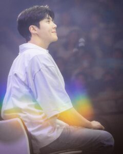Kim Seon-ho Instagram - 올해 생일은 여러분과 함께해서 더 기억에 많이 남을 것 같아요!!! 같이 웃었던 시간들, 축하와 응원, 불러주신 노래 모두 오래오래 소중하게 간직하겠습니다. 진심으로 고맙습니다 :)
