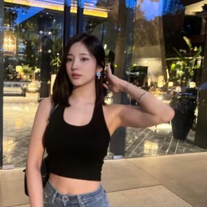 Kim So-hee Instagram - Beautiful night✨✨✨✨