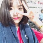 Kim So-hye Instagram – 첫 축구 관전 ⚽️
대한민국 국가대표 짱짱👍💕 #멋진경기#멋진선수분들 #멋진배라버니 #예쁜시은언니 #배라버니가 선물해준 #유니폼 #뒤엔PengD#짱좋아