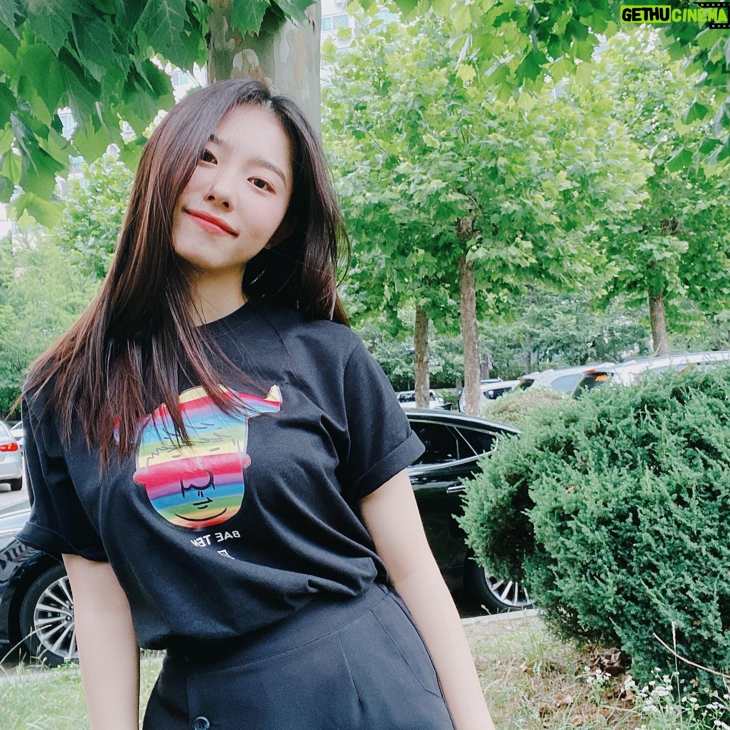 Kim So-hye - 116.9K Likes - 뚠