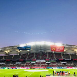 Kim So-hye Instagram - 첫 축구 관전 ⚽️
대한민국 국가대표 짱짱👍💕 #멋진경기#멋진선수분들 #멋진배라버니 #예쁜시은언니 #배라버니가 선물해준 #유니폼 #뒤엔PengD#짱좋아