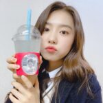 Kim So-hye Instagram - 깜짝 커피차라니ㅜㅜㅜㅜㅜㅜㅜ 황승기 감독님 감사합니다! PS. 덕순이 이제 학교도 댕기구 글도 잘 써유🥺 더 열심히 할게유😋꼭!