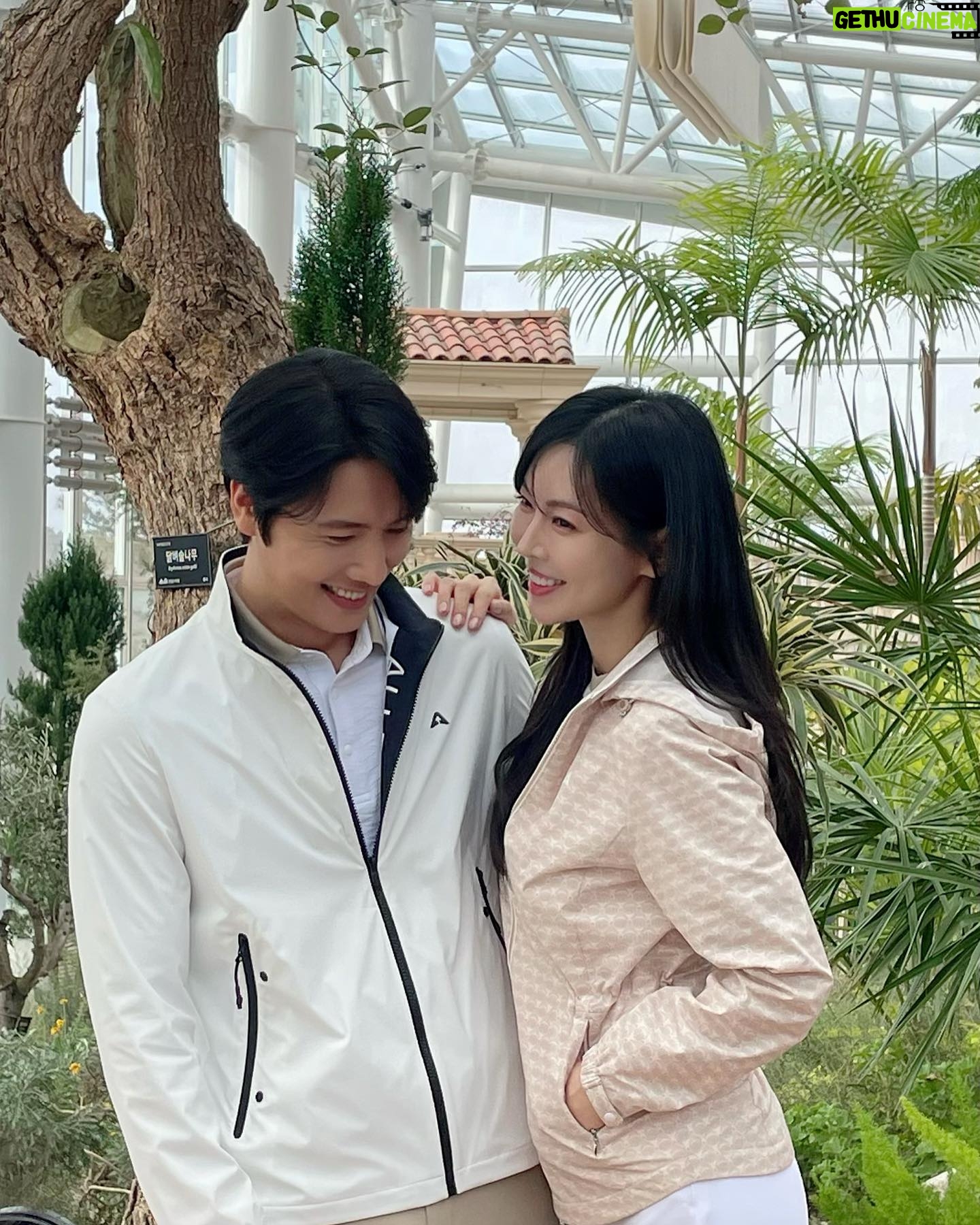 Kim So-yeon Instagram - 2024 #올포유 s/s🧡🧡🧡 @allforyou_korea 🤗🦈🧡