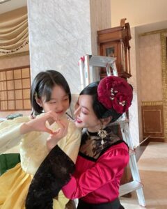Kim So-yeon Instagram - 예림 천사와🌼🌼🌼🥰 #구미호뎐1938 🦉
