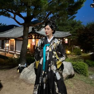 Kim So-yeon Instagram - #구미호뎐1938 🦉
오늘 밤 9시20분 tvn🦊 
6회도 재밌게 봐주세요🤗🙆‍♀️