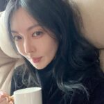 Kim So-yeon Instagram - 🖤